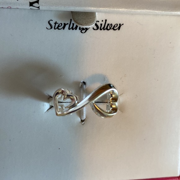 NWT! Silver heart ring - Picture 2 of 5